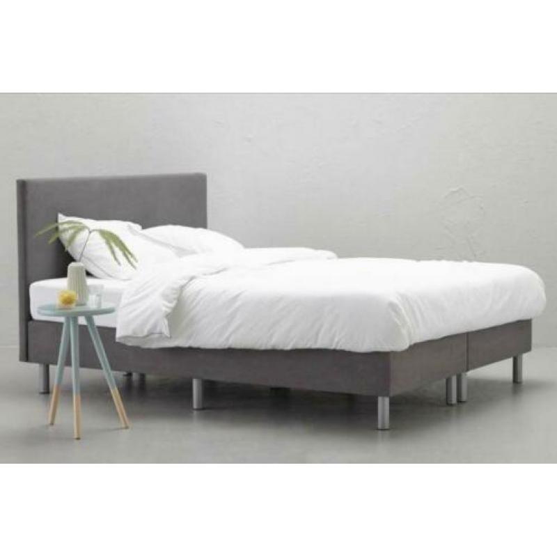 Wehkamp Boxspring Bed 140 x 200 cm grijs