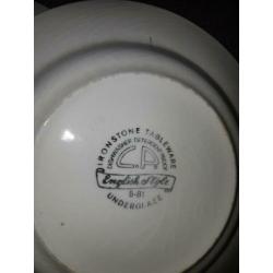 Ironstone tableware 2 borden