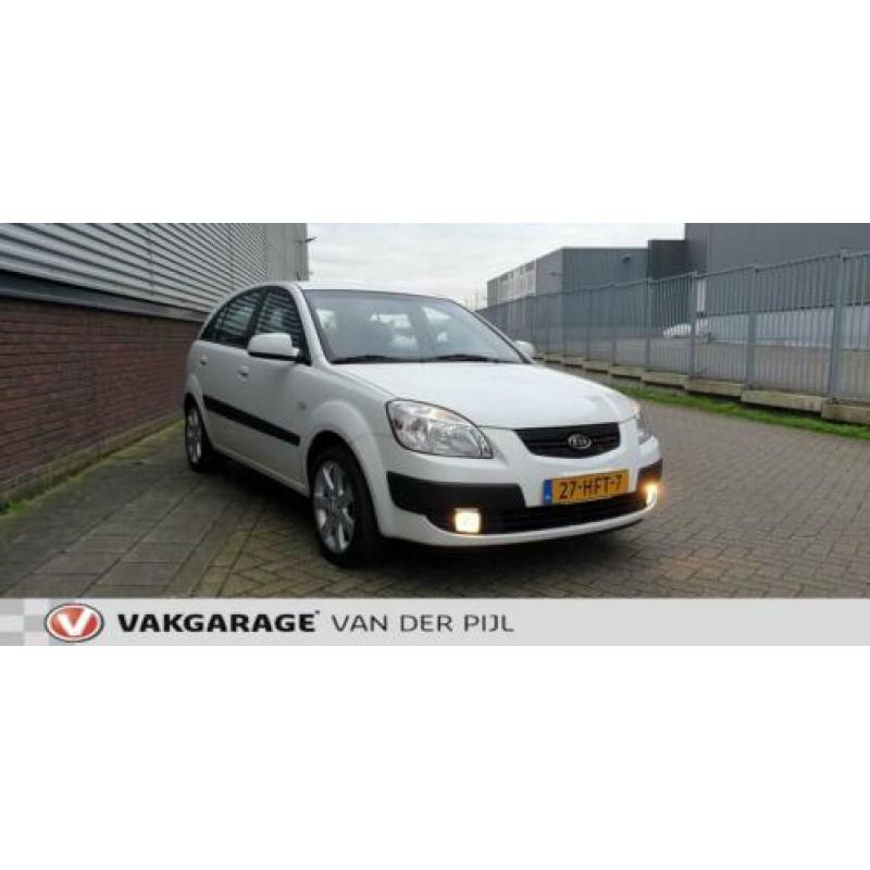 Kia Rio 1.4 X-pect 5 drs. Mooie strakke kia ! Airco !