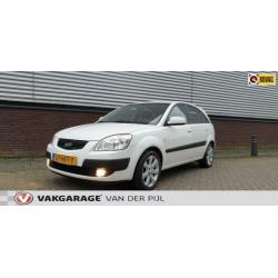 Kia Rio 1.4 X-pect 5 drs. Mooie strakke kia ! Airco !