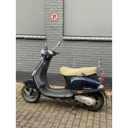 Vespa lx brom/45km zwart opknapper!!1 eigenaar!!