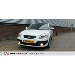 Kia Rio 1.4 X-pect 5 drs. Mooie strakke kia ! Airco !