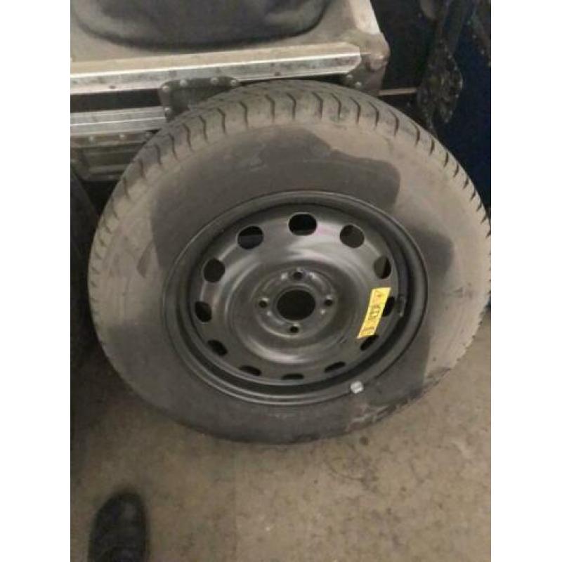 Gratis velgen + banden 205/65 R15