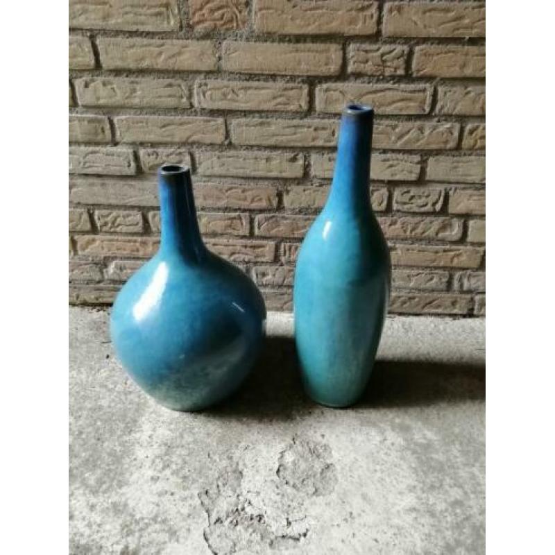 2 stuks turquoise vazen