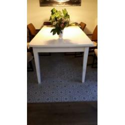 Te Koop Witte eettafel