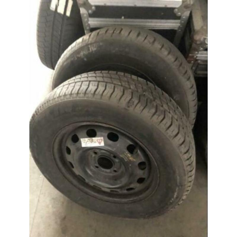 Gratis velgen + banden 205/65 R15