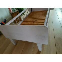 Kinder bed