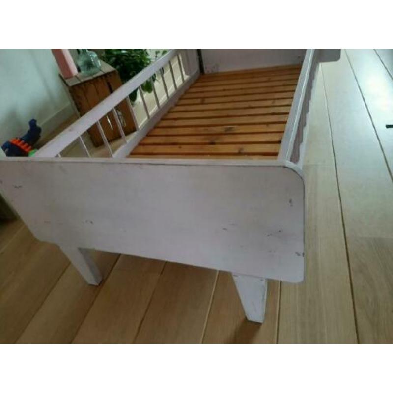 Kinder bed