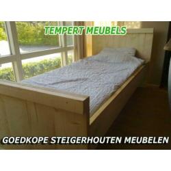 2 persoons bed van steigerhout / Robuust bed.