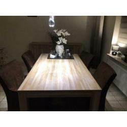 Eettafel, salontafel, dressior en 4 eetkamer stoelen