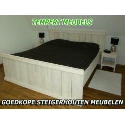 2 persoons bed van steigerhout / Robuust bed.