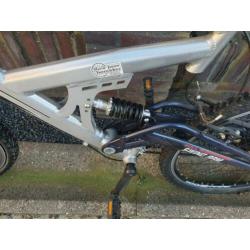 Mountainbike van het merk Raleigh