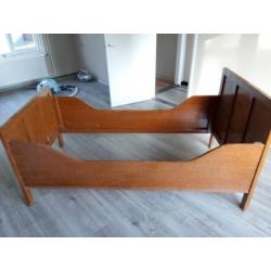 Oude bed ombouw