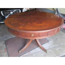 Mahoniehouten ronde tafel