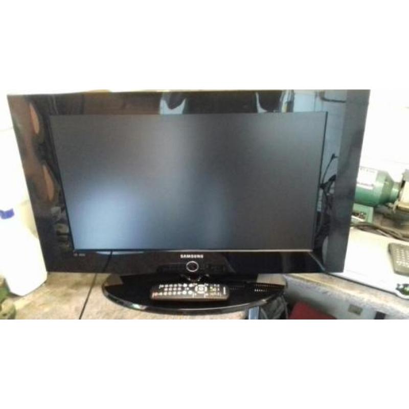 Zeer mooie samsung 26inch tv met o.a.2xhdmi