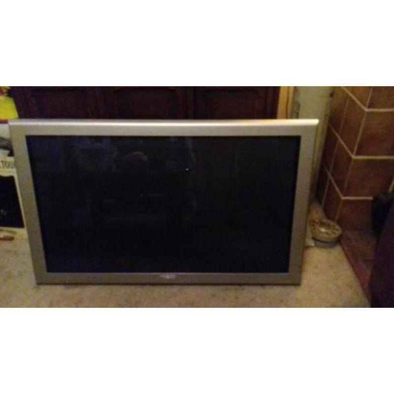 Philps plasma tv 42 inch-110cm diagonaal- met voet.